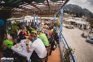 Entspannte Stärkung vor dem nächsten Uphill
