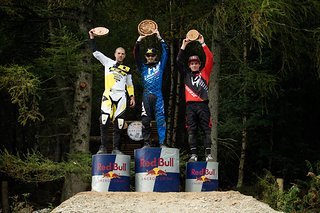 Das Podium: Dan Atherton (2), Danny Hart (1) und Loic Bruni (3)