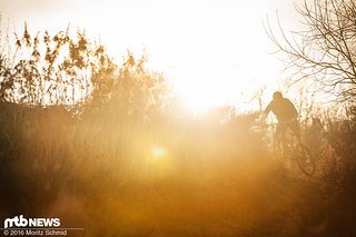 Auch mit dem 2016er Specialized Camber kann man zumindest ein wenig den Luftraum erobern.