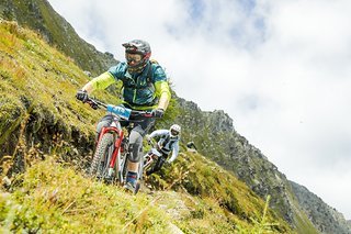 Stage 1 beginnt sehr schnell, bevor ein schicker Singletrail folgt