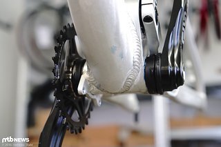 Durch Ausschrauben des "APS Adjusters" Durch Ausschrauben des "APS Adjusters"