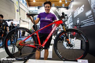 Sabine Spitz stattete nach dem gestrigen Rennen in Val di Sole ihrem Bikesponsor Wiawis einen Besuch ab Sabine Spitz stattete nach dem gestrigen Rennen in Val di Sole ihrem Bikesponsor Wiawis einen Besuch ab