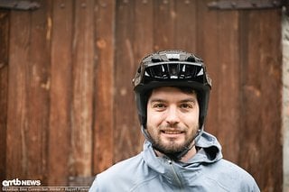 Der neue iXS Trigger X ist ein Open-Face-Helm, der sich zwischen Halbschale und Fullface einsortiert.