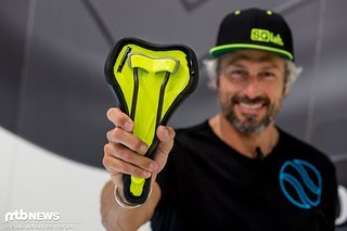 Tibor Simai mit seinem eigenen SQLab-Sattel