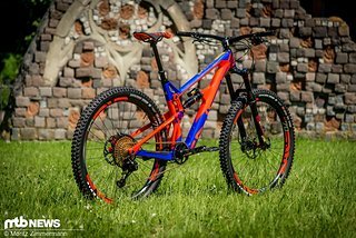 Intense präsentiert mit dem Carbine 29 ein komplett überarbeitetes Modell für den Enduro-Einsatz
