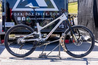 Bei Forbidden gab's neben dem neuen E-Bike auch noch ein wunderschönes Showbike zu bestaunen. Bei Forbidden gab's neben dem neuen E-Bike auch noch ein wunderschönes Showbike zu bestaunen.