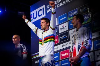 4X ist immer für Überraschungen gut. nach Platz 21 in der Quali holt sich der Slowene Mitja Ergaver Gold