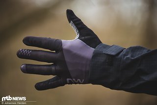 Der leichte Air LF Handschuh ist schön luftig und flexibel Der leichte Air LF Handschuh ist schön luftig und flexibel