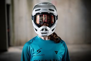 2024 fokussiert sich Raphaela Richter voll auf den Enduro World Cup und möchte wieder vorne mitfahren. 2024 fokussiert sich Raphaela Richter voll auf den Enduro World Cup und möchte wieder vorne mitfahren.