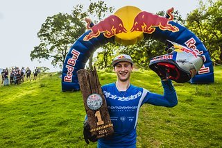 Ronan Dunne hat gerade definitiv einen Lauf – nach dem jüngsten Gewinn des World Cup-Laufs in Polen holte er sich nun auch den Hardline-Pokal. Ronan Dunne hat gerade definitiv einen Lauf – nach dem jüngsten Gewinn des World Cup-Laufs in Polen holte er sich nun auch den Hardline-Pokal.