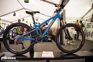 Transition Ripcord: Optisch an ältere Modelle wie das Double oder Bottlerocket erinnernd, ist das 24"-Bike für Nachwuchsfahrer gedacht. Transition Ripcord: Optisch an ältere Modelle wie das Double oder Bottlerocket erinnernd, ist das 24"-Bike für Nachwuchsfahrer gedacht.