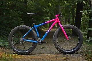 Salsa Mukluk driveside