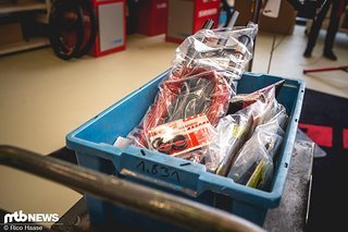 … und diese Teile kommen von SRAM dazu … und diese Teile kommen von SRAM dazu