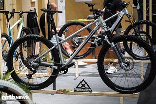 Das Zero290 kommt jetzt mit UDH Dropout und kann mit den aktuellsten SRAM Antrieben gefahren werden.