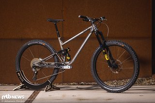 Das Sour Double Choc befindet sich noch im Prototypen-Stadium und wird voraussichtlich ab dem zweiten Quartal 2023 erhältlich sein.