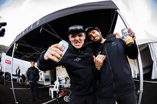 Dank Teamkollege Jack Moir ist Texi in Australien ein richtiger Enduro-Star.