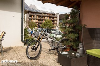 Klare Linien am Prototypen aus Aluminium: Riot-Link Hinterbau und Fox Fahrwerk