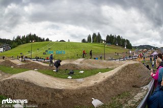 Der schicke Pumptrack ist bereit für das Rennen