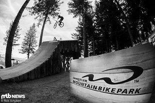 360 Barspin hoch auf die Plattform von Max Fredriksson