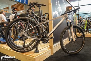 Mit dem Roxtar bringt Bergamont ein Race-Hardtail mit den kleineren 27.5" Rädern raus. Mit dem Roxtar bringt Bergamont ein Race-Hardtail mit den kleineren 27.5" Rädern raus.