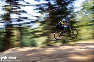 Highspeed möglichst knapp über dem Boden Highspeed möglichst knapp über dem Boden
