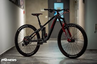 Neben dem Enduro-Renneinsatz sollte das neue Stereo 170 auch im Bikepark eine gute Figur machen. Neben dem Enduro-Renneinsatz sollte das neue Stereo 170 auch im Bikepark eine gute Figur machen.