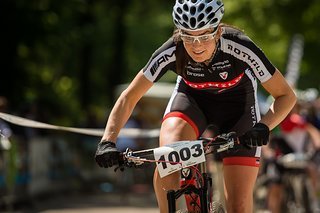 Nadine Rieder beim Sprint mit absenkbarer Sattelstütze. Nadine Rieder beim Sprint mit absenkbarer Sattelstütze.