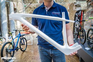 Hollow Eps Core - wird nur bei den High End bikes der FRD-Serie genutzt. Seit 4 Jahren arbeitet man bei Felt mit diesem Prozess - je einzelnem Rahmen wird ein Styroporkern verbraucht Hollow Eps Core - wird nur bei den High End bikes der FRD-Serie genutzt. Seit 4 Jahren arbeitet man bei Felt mit diesem Prozess - je einzelnem Rahmen wird ein Styroporkern verbraucht