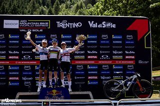 Das Podium der Top Drei Damen in Val di Sole (von links nach rechts)