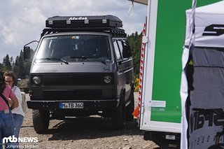 Wer errät, wem dieser legendäre Bus gehört? Tipp: Er war nicht zum ersten Mal auf den Dirt Masters.