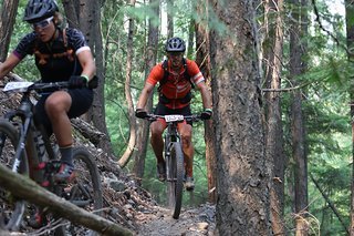 Berge erklimmen auf Singletrail, da hüft das Bergziegen-Herz wie wild.