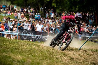 Die Stimmung und Adrenalin an einem DH-Weltcup ist einfach schon kaum zu übertreffen! Die Franzosen haben eine ordentliche Show hingelegt! Die Stimmung und Adrenalin an einem DH-Weltcup ist einfach schon kaum zu übertreffen! Die Franzosen haben eine ordentliche Show hingelegt!