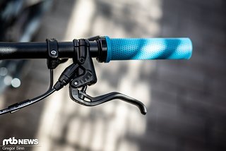 Magura-Bremsen sorgen am 2.999 € teuren Race-Modell für Bremspower. Magura-Bremsen sorgen am 2.999 € teuren Race-Modell für Bremspower.