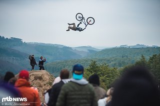 Dieses Jahr hatte das Slopestyle Event im Rahmen des iXS Dirt Masters Festivals glücklicherweise wieder den begehrten Gold-Status. Dieses Jahr hatte das Slopestyle Event im Rahmen des iXS Dirt Masters Festivals glücklicherweise wieder den begehrten Gold-Status.
