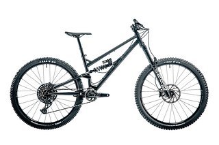 Wie immer bei Cotic besteht zudem die Möglichkeit, sich im Online-Konfigurator sein Wunschbike zusammenzustellen. Wie immer bei Cotic besteht zudem die Möglichkeit, sich im Online-Konfigurator sein Wunschbike zusammenzustellen.