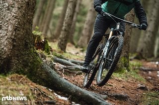 Auf Flat-Pedalen hat der Gravita Tensor auf Anhieb mit viel Grip und einem angenehmen Tragegefühl überzeugt