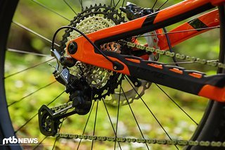 Das Shimano XTR Schaltwerk garantiert knackige Schaltvorgänge und überzeugte im Test mit sorgloser Funktion. Das Shimano XTR Schaltwerk garantiert knackige Schaltvorgänge und überzeugte im Test mit sorgloser Funktion.