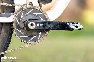 Die XX-Kurbel ist mit Quarq-Powermeter und 40T-Kettenblatt ausgestattet. Die XX-Kurbel ist mit Quarq-Powermeter und 40T-Kettenblatt ausgestattet.