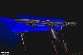 Easton bot eine farblich perfekte Lenkzentrale Easton bot eine farblich perfekte Lenkzentrale