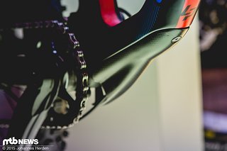 Schicker Carbonschützer am Unterrohr