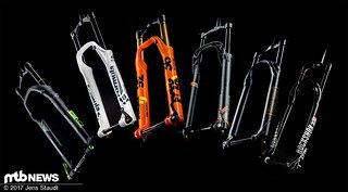 Wir hatten insgesamt sieben Federgabeln von DVO, Formula, Fox, MRP, Öhlins und RockShox im Vergleichs-Test Wir hatten insgesamt sieben Federgabeln von DVO, Formula, Fox, MRP, Öhlins und RockShox im Vergleichs-Test