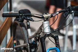 Ausgestattet ist der Commencal-Prototyp vor allem mit Trailbike-Komponenten.