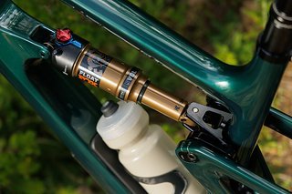 Bei allen Modellen ist ein Fox Fahrwerk an Bord – ab dem XT Build sogar in der Factory Ausführung.