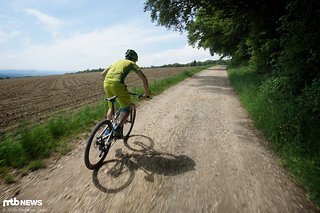 Auf harten Böden überzeugt der Aspen mit niedrigem Rollwiderstand und sehr guter Traktion Auf harten Böden überzeugt der Aspen mit niedrigem Rollwiderstand und sehr guter Traktion