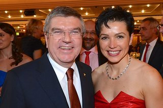 Über ihre gesamte Karriere hinweg engagierte sich Spitz für sozial benachteiligte Jugendliche und äußerte sich immer wieder kritisch über Missstände im Sport