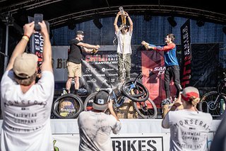 Das Serienfinale verschiebt sich auf das 3 Länder Enduro Race