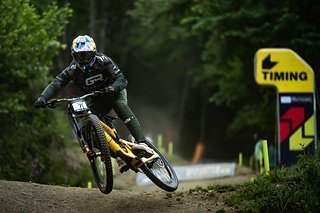Für einen alten Mann, dessen World Cup-Dominanz vor fast 15 Jahren angefangen hat, ist Aaron Gwin noch immer verdammt schnell und stylisch unterwegs