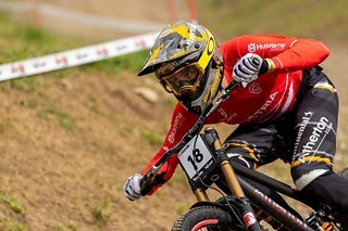 Bis auf einen kleinen Fehler hatte Andi einen super Lauf und raste auf Platz 11.