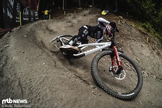 Obs am Radial-Casing der Schwalbe-Reifen liegt, dass Till Alran so unfassbar gut Kurven fahren kann?