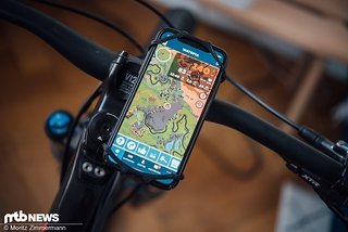 In der Zwift Companion App habt ihr dann die Möglichkeit, nach rechts zur Offroad-Strecke abzubiegen. In der Zwift Companion App habt ihr dann die Möglichkeit, nach rechts zur Offroad-Strecke abzubiegen.
